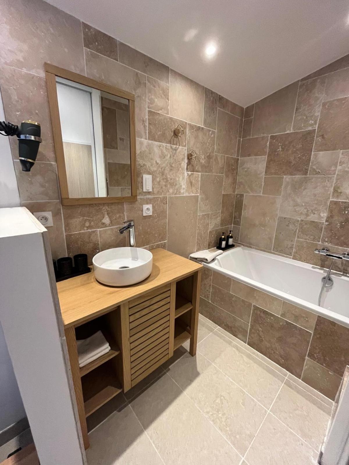 Suite Avec Sauna 36M² Niort Exterior photo